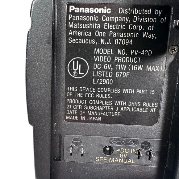Panasonic PV-42D Palmcorder VHS-C Camcorder Black X20 Zoom FOR PARTS OR REPAIR - Picture 7 of 7
